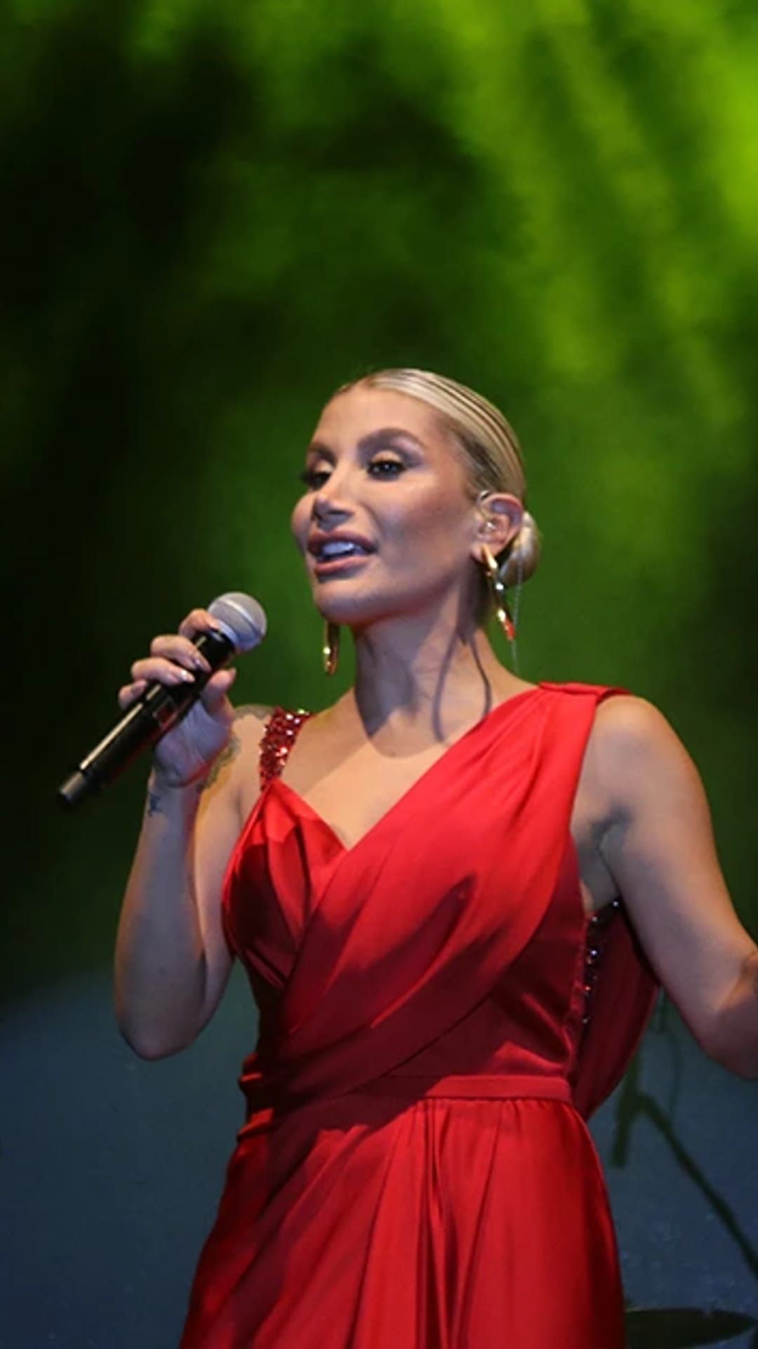İrem Derici